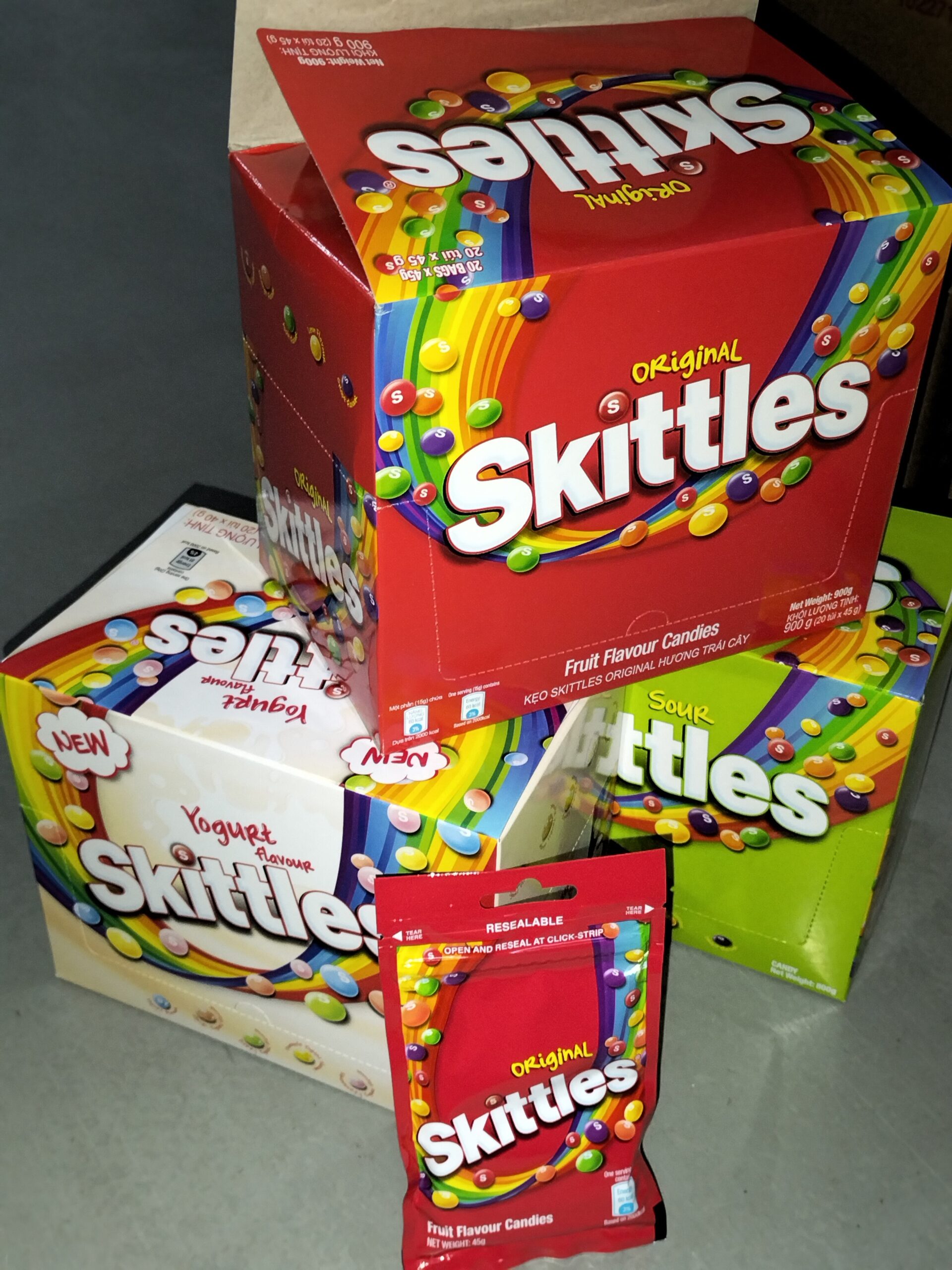 [ 40g x 20packs ] Skittles Original / Sour Mix / Yogurt  [ Halal ]
